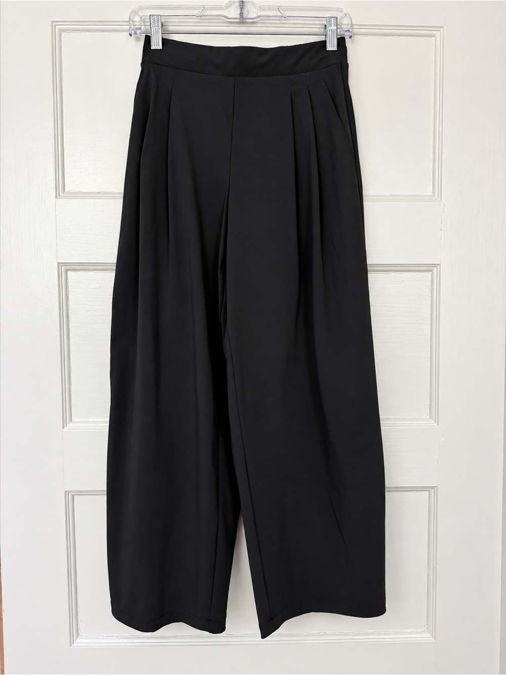 Uniqlo Women’s S Ultra Stretch Active Wide Pants Black Pleated 26” Inseam